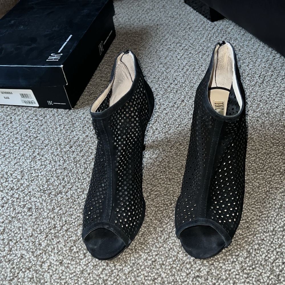 INC Guthrie Suede Caged Sandal Black Size 11 - Picture 2 of 4